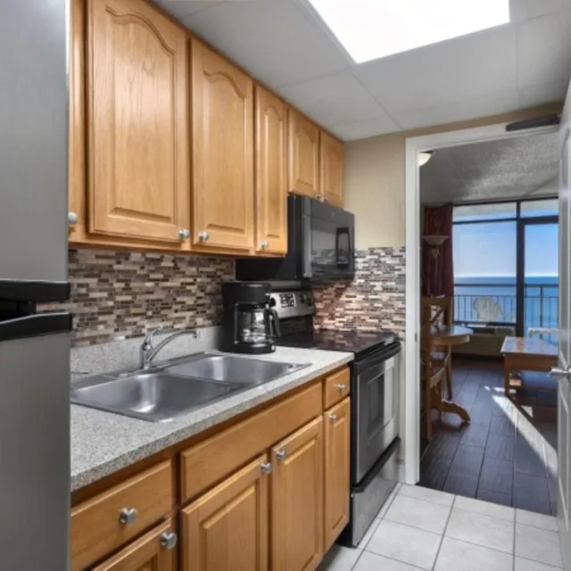 جناح بسرير كوين بإطلالة على البحر، Monterey Bay Suites 6/6