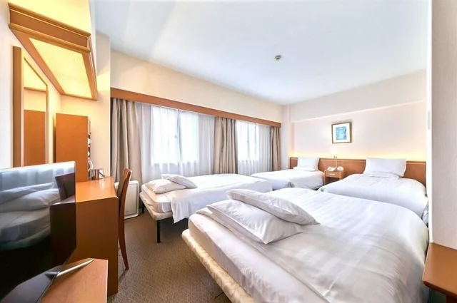 Murphy Bed, 3 Beds، Dai Ichi Inn Ikebukuro 1/4