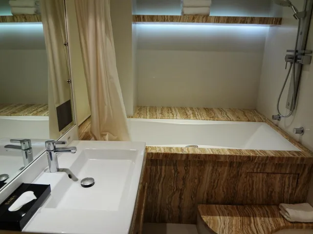 Super, Deluxe, Double Bed، Bawa Continental 3/6