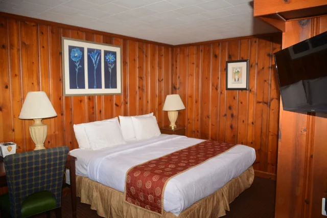 غرفة قياسية بسرير كوين، Americas Best Value Inn 2/3