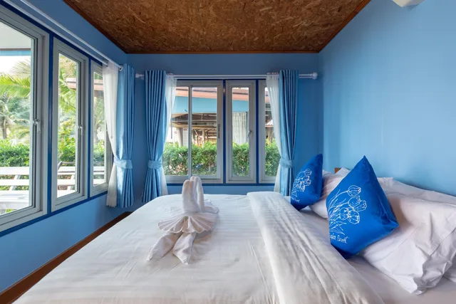 بنغل بإطلالة على البحر، Sea Far Resort 1/6