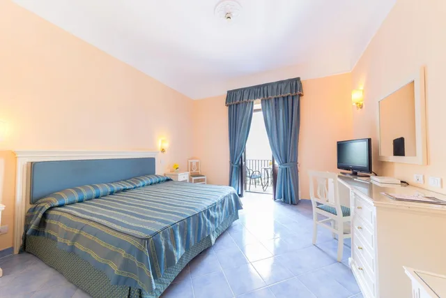 Deluxe, Triple, Sea View, Jaccarino 1/4