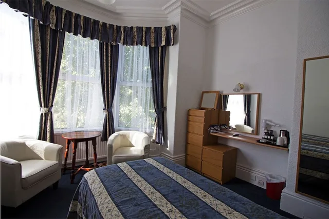 Room, Twin Beds, Evans Hotel 1/1