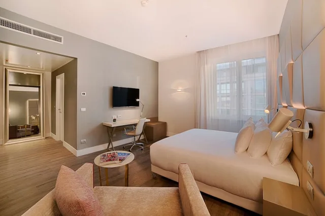 Premium, 1 Double and 1 Single Bed, with Extra Bed, Xl، Nh Collection Roma Palazzo Cinquecento 7/10