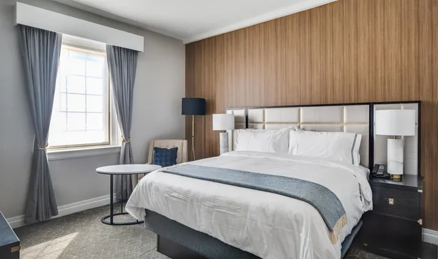 جناح بسرير كينج لذوي الإعاقة، The Sire Hotel Lexington Tapestry Collection By Hilton 1/3