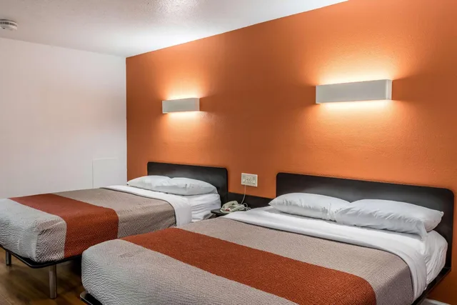 غرفة بسريرين كوين لغير المدخنين، Motel6 Florence, KY - Cincinnati Airport 4/10