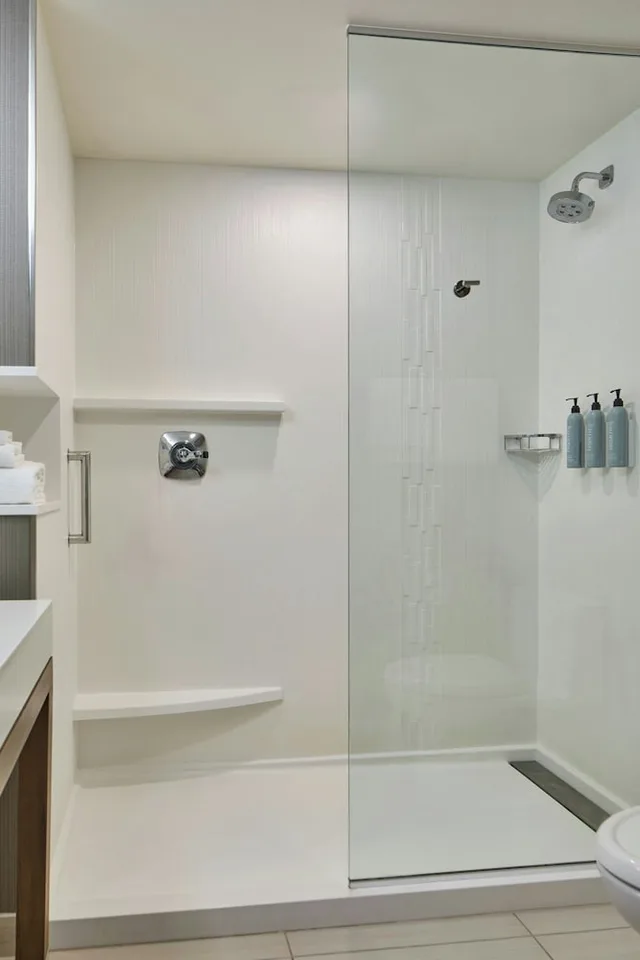 غرفة بسريرين كوين لذوي الإعاقة، Courtyard By Marriott Albany Troy/Waterfront 7/8