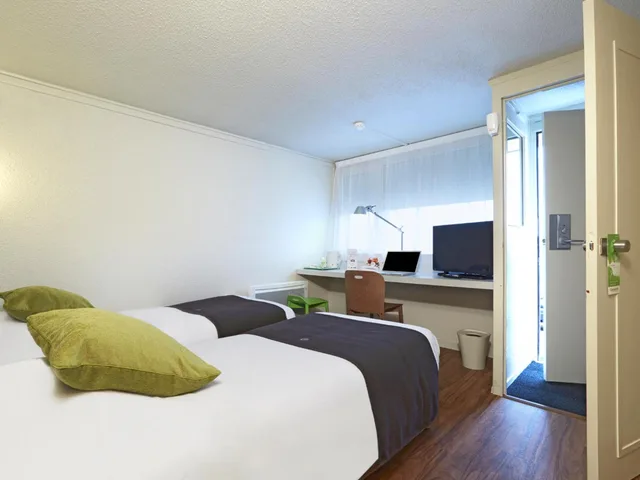 Room, Double Bed, Campanile Le Mans Est 4/10