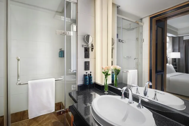 غرفة بريميوم بسرير كينج، Crowne Plaza Chengdu City Center 4/5