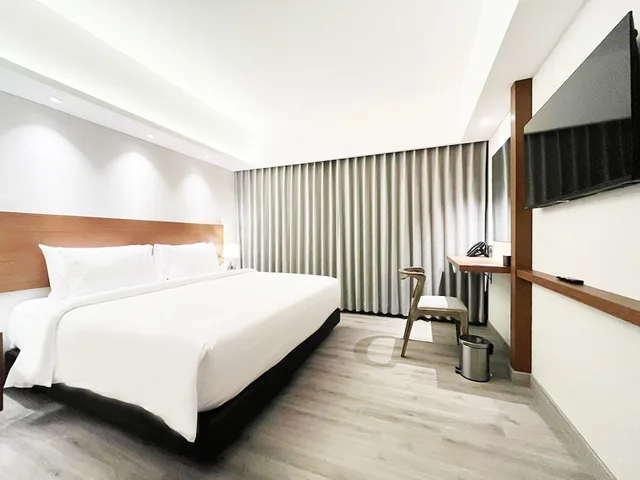 Hollywood, Deluxe, King Bed، The Jogja Hotel and Conference Center 1/2