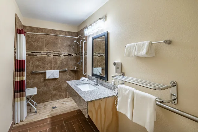 Superior, 2 Double Beds, Accessible, Americas Best Value Inn Buffalo Tx 2/2