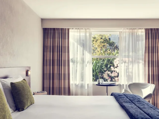 غرفة بسريرين مزدوجين بإطلالة على الحديقة، Movenpick Queenstown 5/6