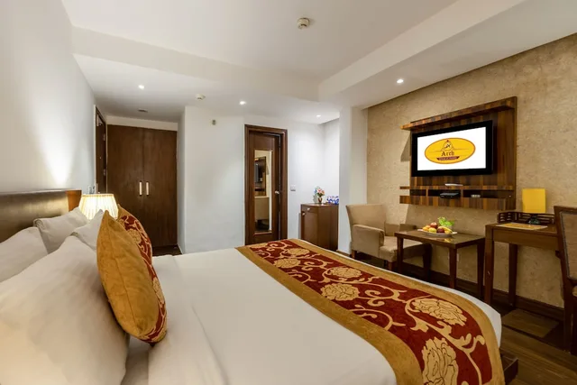 Deluxe, King Bed, Hotel Arch Plaza 7/10