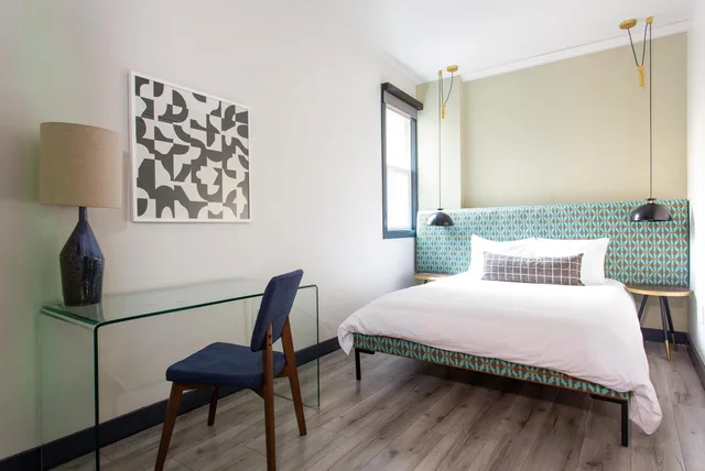 جناح ديلوكس بسرير كوين، Hotel Epik 1/10