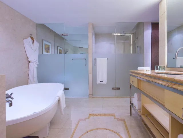 غرفة بسرير كينج بإطلالة على المدينة، The Westin Bund Center, Shanghai 9/12