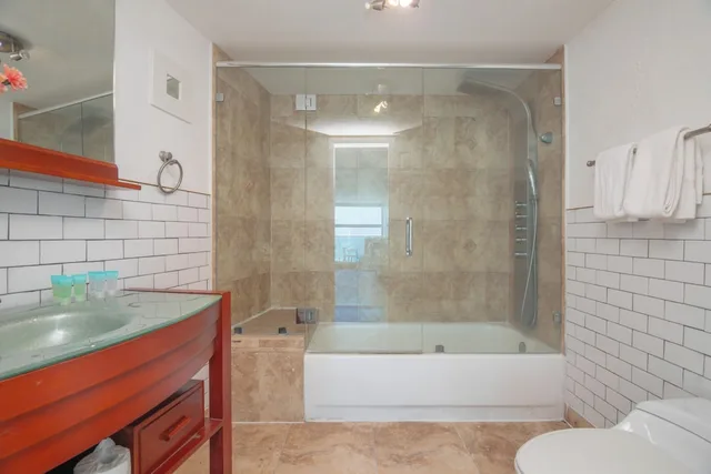 لوفت رئاسي، Girasole Apartments 7/10