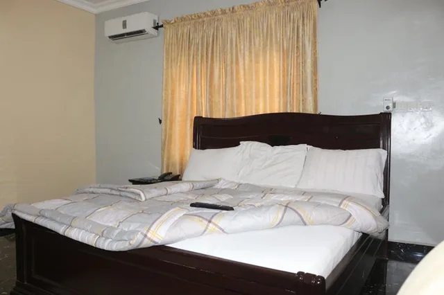 غرفة بريميوم بسرير كوين، EMROSY HOTELS AND SUITES 2/4