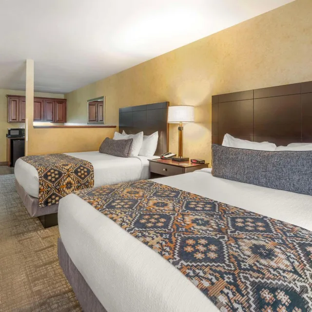جناح بسريرين كوين لذوي الإعاقة، Best Western Plus Ponderay Mountain Lodge 2/5