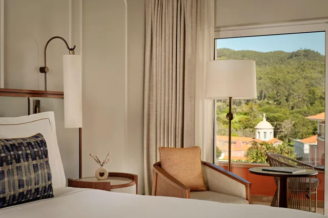 غرفة ديلوكس بسرير مزدوج بإطلالة على المتنزه، Penha Longa Resort 9/9