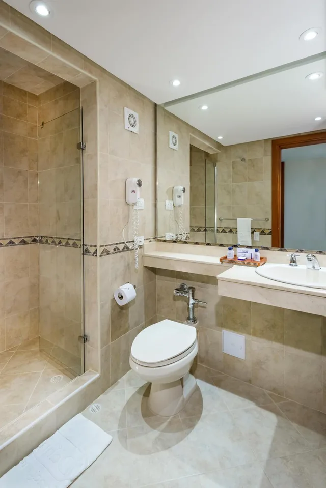 غرفة بسريرين منفصلين بإطلالة على البحر، Dann Cartagena 8/10