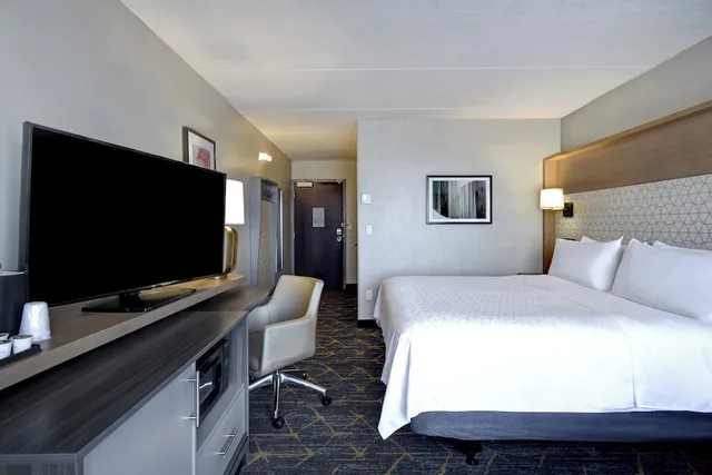 غرفة قياسية بسرير كينج، HOLIDAY INN PHILADELPHIA-CHERRY HILL 1/4