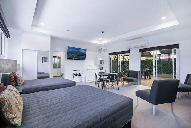 Executive, Family, 2 Queen Beds, Comfort Inn & Apartments Northgate Airport 2/4