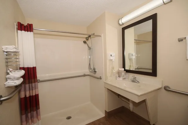 جناح بسريرين كوين، Red Roof Inn Gaffney 4/5