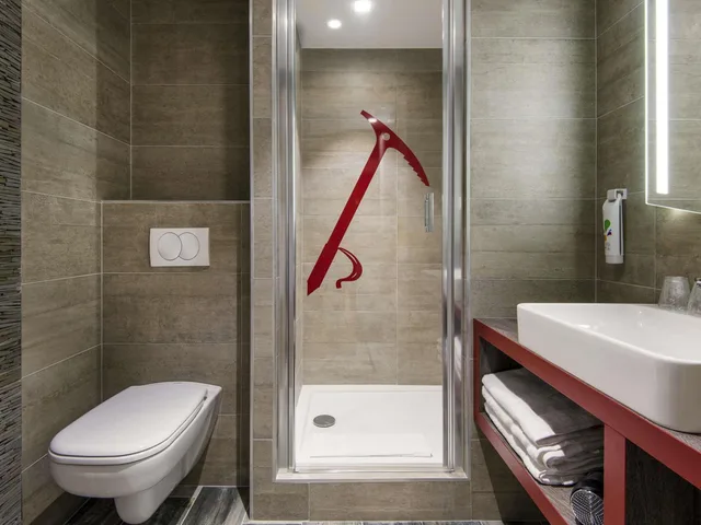 جناح عائلي قياسي بسرير كوين مع أريكة، ibis Styles Sallanches Pays du Mont Blanc 6/7