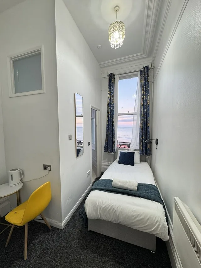 غرفة قياسية مفردة بإطلالة على البحر، OYO Marine Parade Hotel Eastbourne Pier 7/11