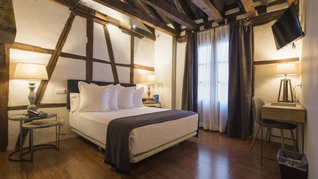 Superior, Double Bed, Abad Toledo 2/3