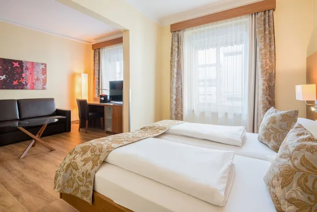 غرفة ديلوكس بسريرين منفصلين مع أريكة، Hotel Weisses Kreuz 1/2