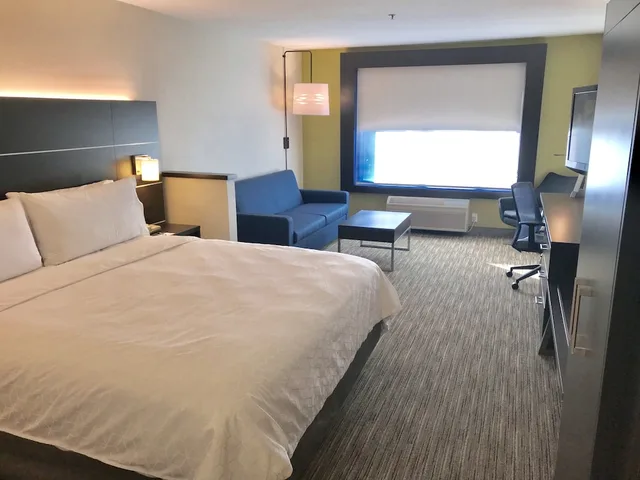 جناح بسرير كينج بغرفة نوم واحدة، Holiday Inn Express Hotel & Suites Tracy 1/5