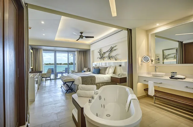 Diamond Club, Junior Suite, Luxury, 2 Queen Beds, Ocean View, Sofa، Royalton Negril, An Autograph Collection All-Inclusive Resort 3/4