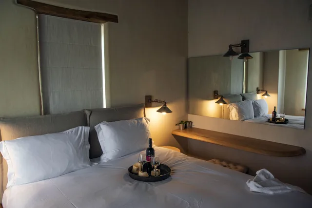 Semi Room, Premium, Suite, 2 Queen Beds, Ocean View، To Stefani Tis Makrinas 5/8