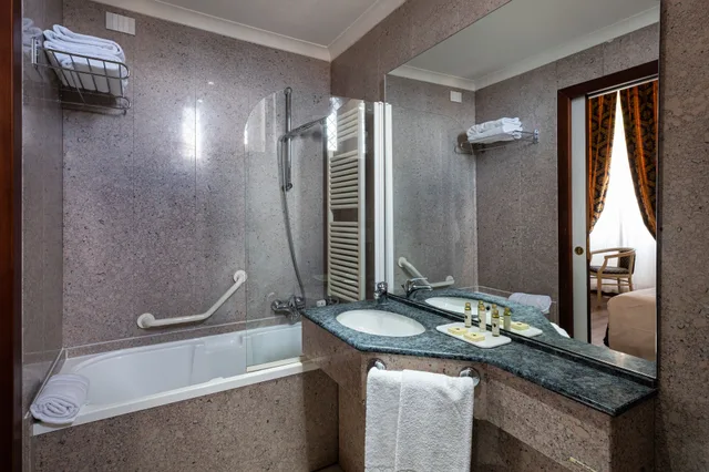Deluxe, Triple, 1 Double and 1 Single Bed, Valley View، Fontebella 9/10