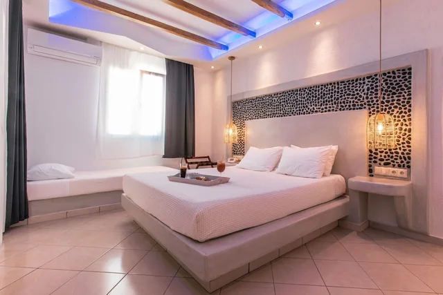 Deluxe, Triple, King Bed, Mikri Vigla Hotel 1/2
