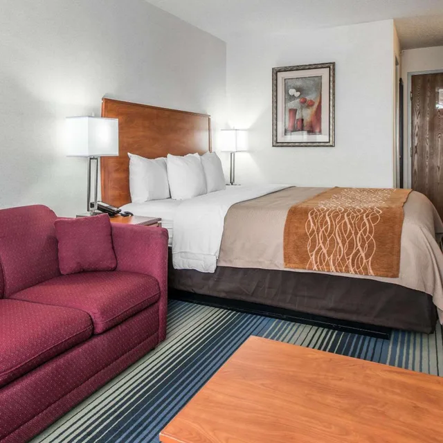 غرفة تنفيذية بسرير كينج، Quality Inn Denver Westminster 3/6