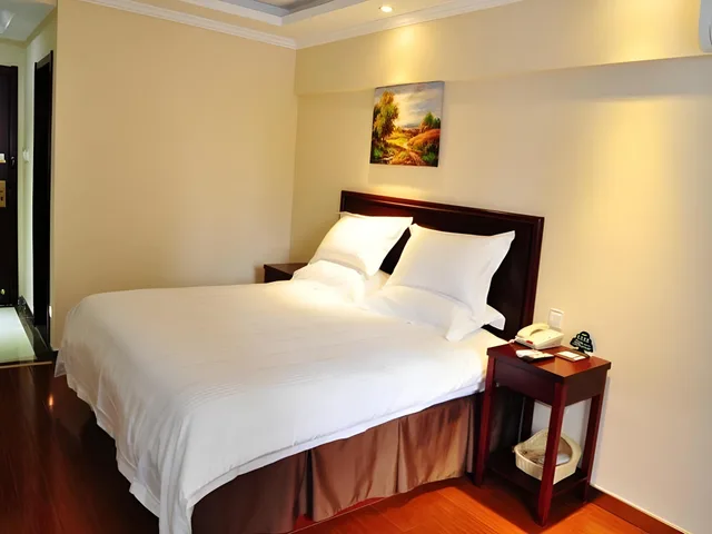 غرفة بإطلالة على الحديقة، GREENTREE INN YANGZHOU SLENDER WEST LAKE WENCHANG ATTIC EXPRESS HOTEL 1/1