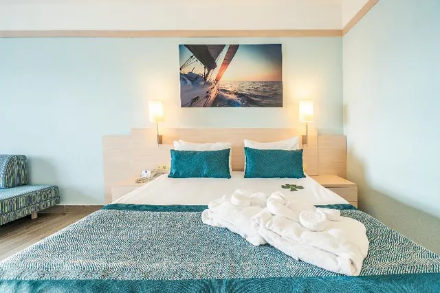 Room, Single, Queen Bed, Land View، La Blanche Resort and Spa 1/1