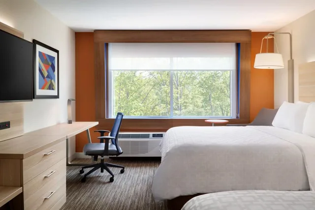 جناح بسريرين كوين لذوي الإعاقة، Holiday Inn Express Suites Lindale 4/6