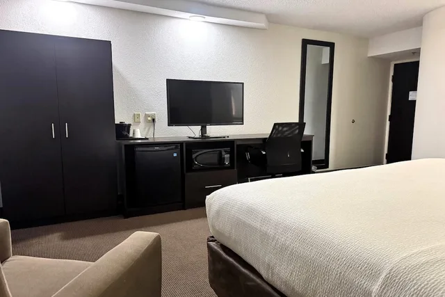 غرفة بسرير كينج لذوي الإعاقة، Travelodge by Wyndham Flowood 10/10