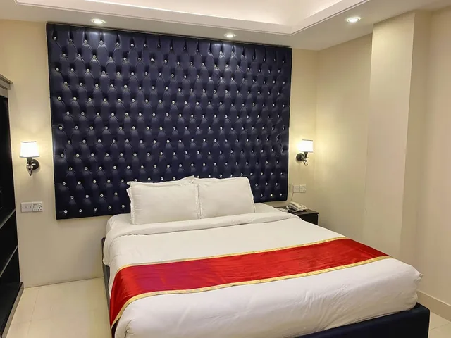 غرفة بريميوم بسرير كوين، Park Hyatt Dhaka 3/4