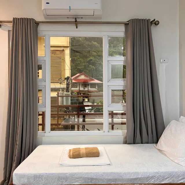 Room, Triple, Street View, Balcony، Rosanna's Pension 8/10