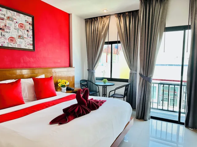 جناح عائلي بسريرين كينج بشرفة بغرفتي نوم، PJ PATONG RESORTEL 4/10