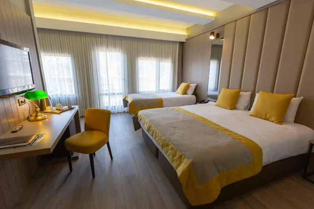 Mosque, Blue, Deluxe, 1 Queen and 1 Single Bed, Terrace، Hotel Seraglio 1/2