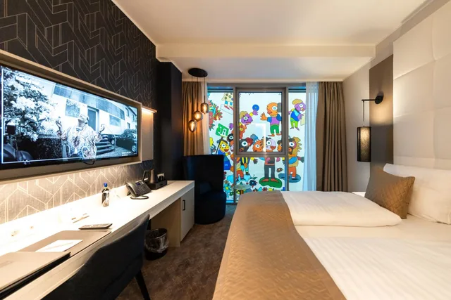 Room, Double Bed, Atrium View، Best Western Premier Royal Blue - Adult Only 5/7