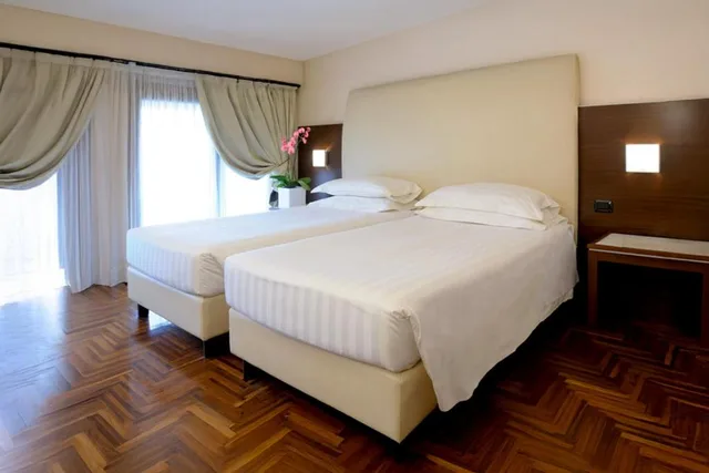 غرفة قياسية بسرير مزدوج، B&B Hotel Habitat Giussano 1/2