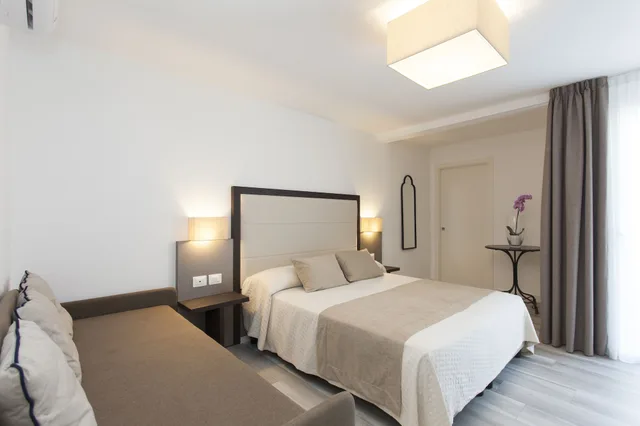 غرفة كومفورت رباعية بسرير كوين وسرير بطابقين، Hotel Greif 4/6
