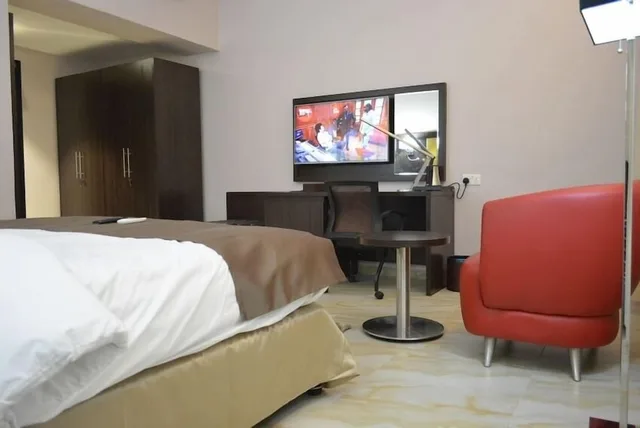 غرفة قياسية بسرير كينج بإطلالة على المدينة، De Santos Hotel Awka 2/2
