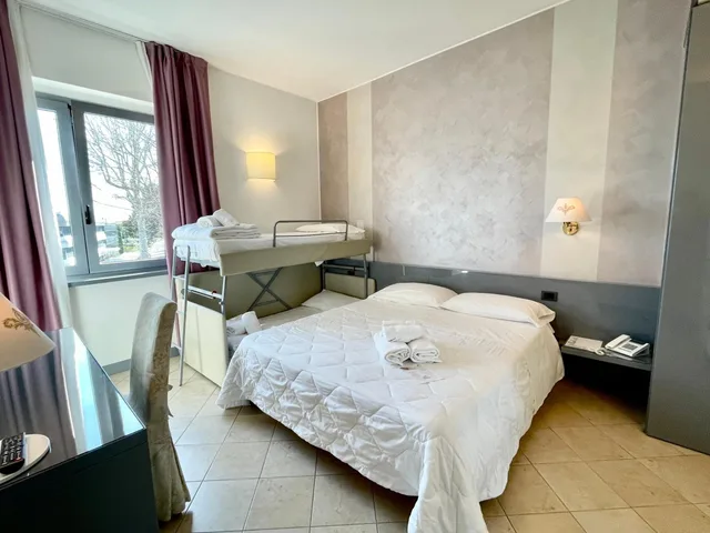 غرفة رباعية، Hotel Alfieri 2/10